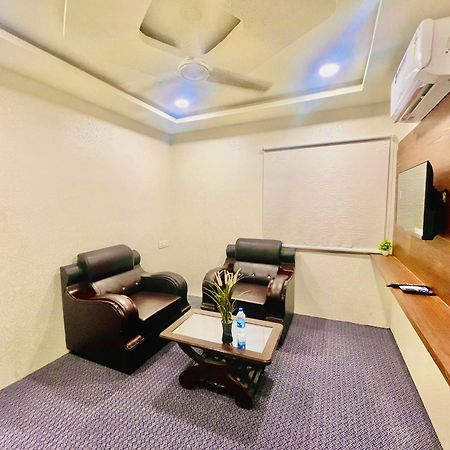 Hotel Eagle Grand Hyderabad Airport Zone Shamshabad Buitenkant foto