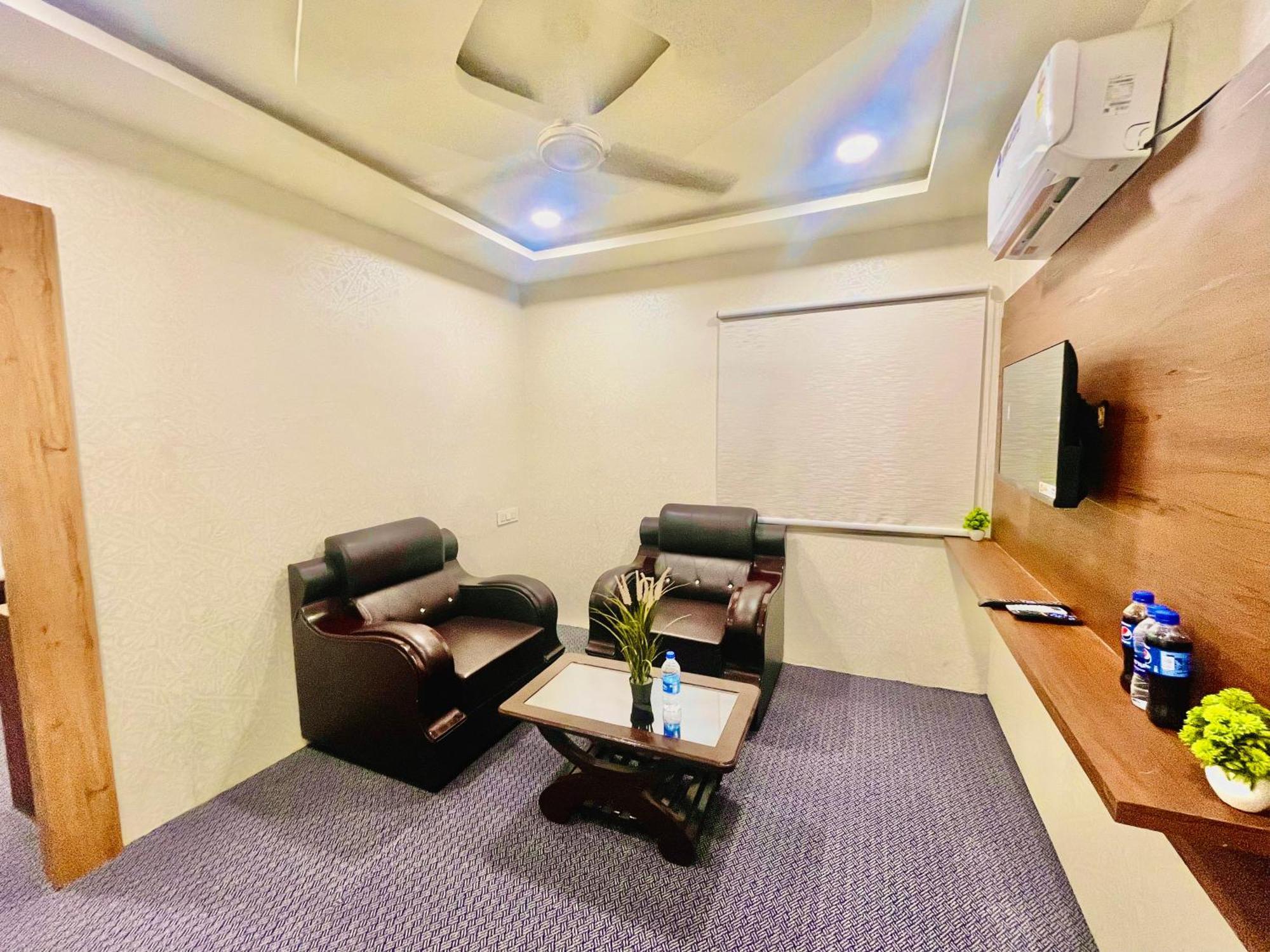 Hotel Eagle Grand Hyderabad Airport Zone Shamshabad Buitenkant foto