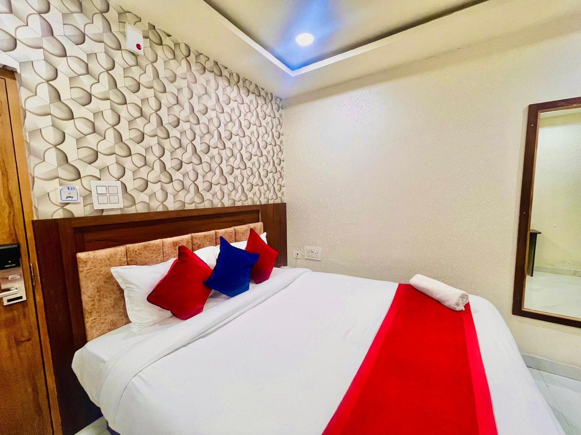 Hotel Eagle Grand Hyderabad Airport Zone Shamshabad Buitenkant foto