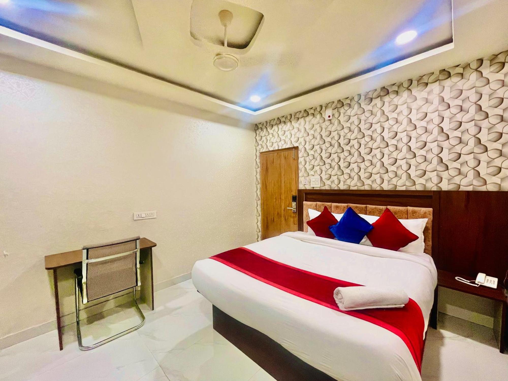 Hotel Eagle Grand Hyderabad Airport Zone Shamshabad Buitenkant foto