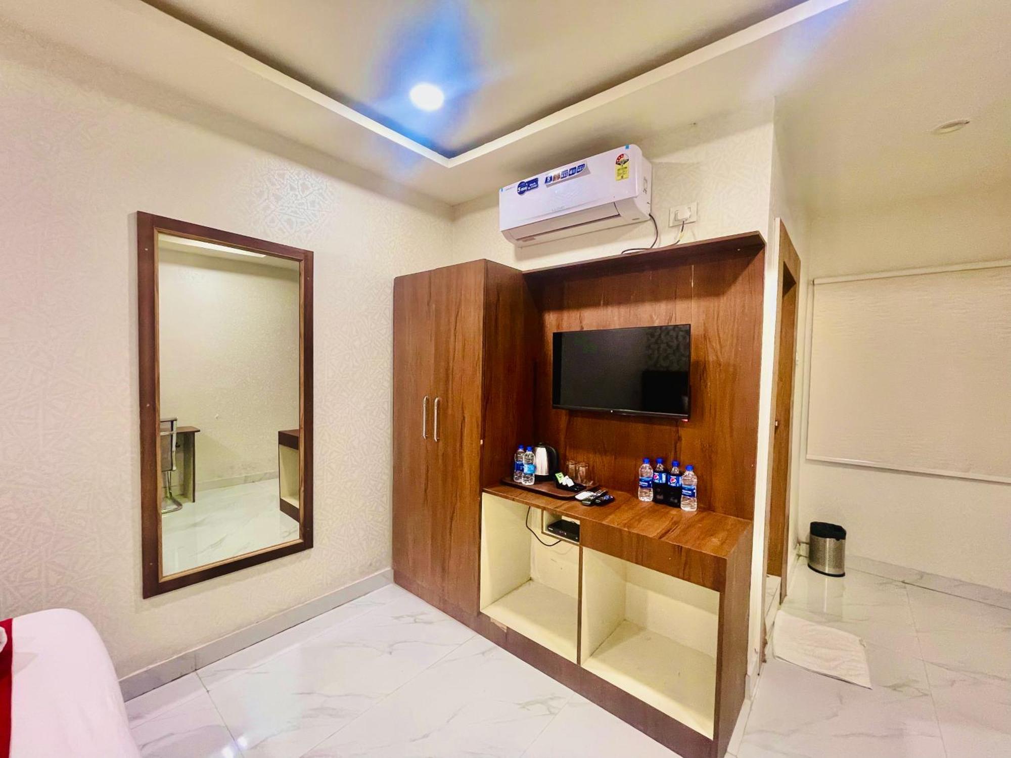 Hotel Eagle Grand Hyderabad Airport Zone Shamshabad Buitenkant foto