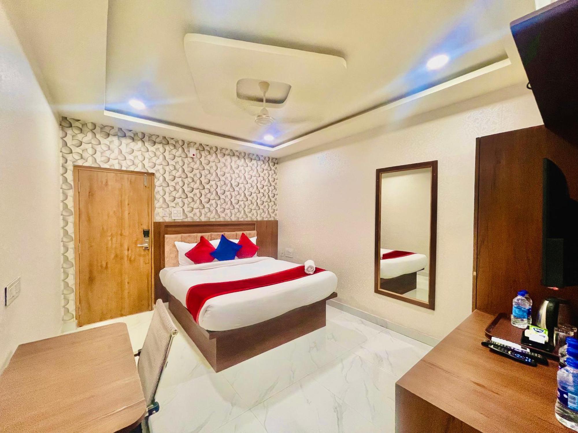 Hotel Eagle Grand Hyderabad Airport Zone Shamshabad Buitenkant foto