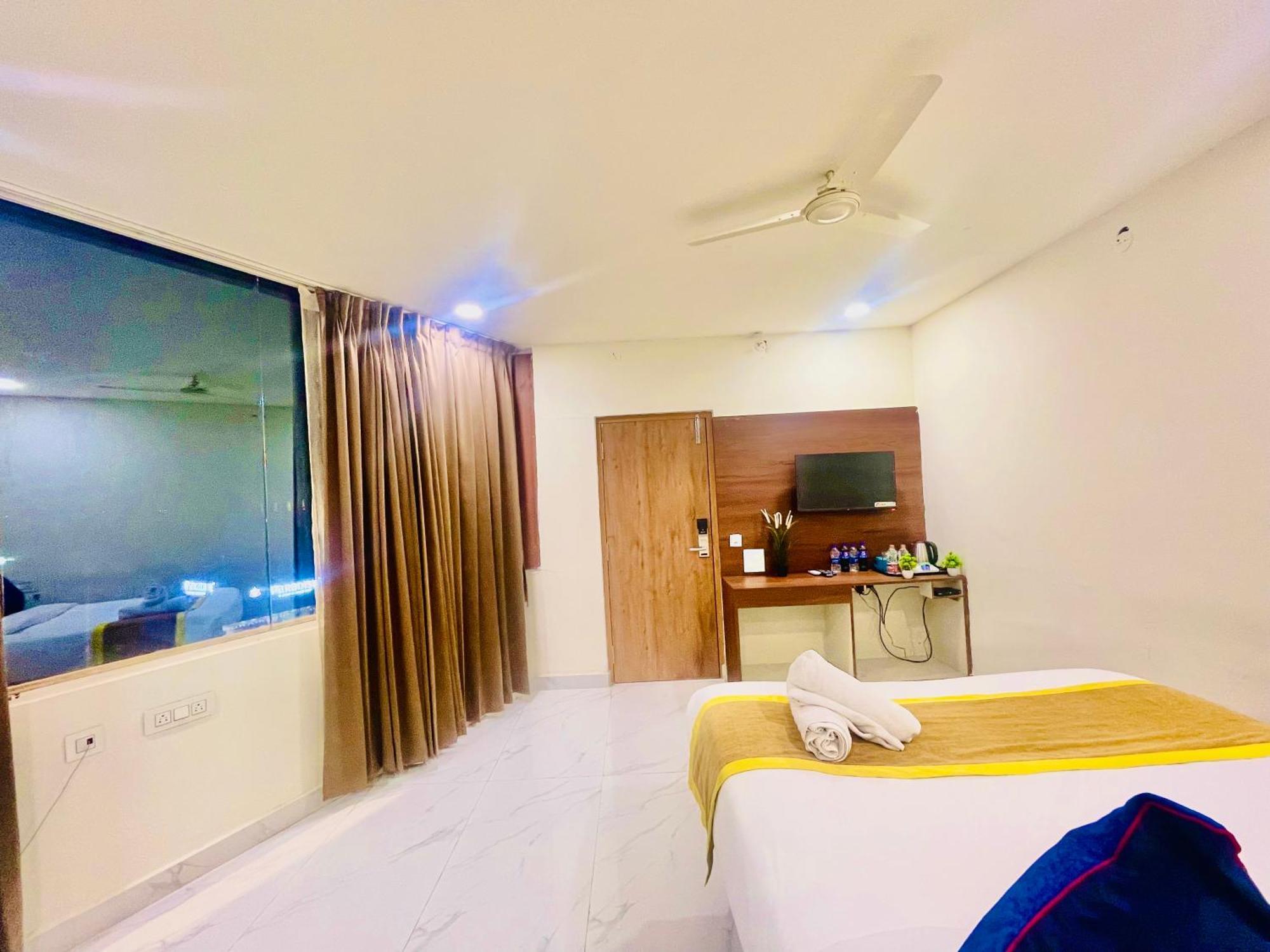Hotel Eagle Grand Hyderabad Airport Zone Shamshabad Buitenkant foto