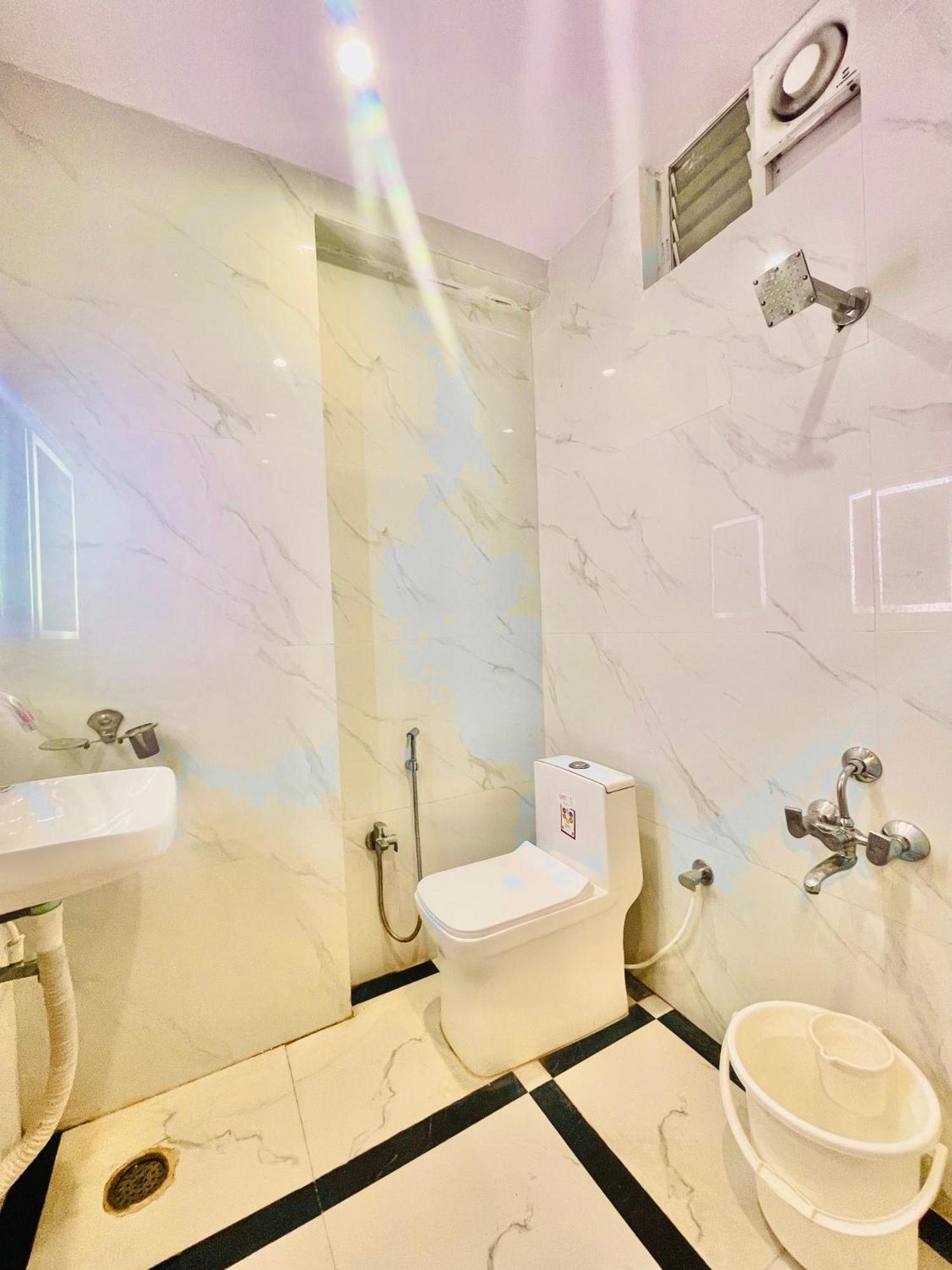 Hotel Eagle Grand Hyderabad Airport Zone Shamshabad Buitenkant foto