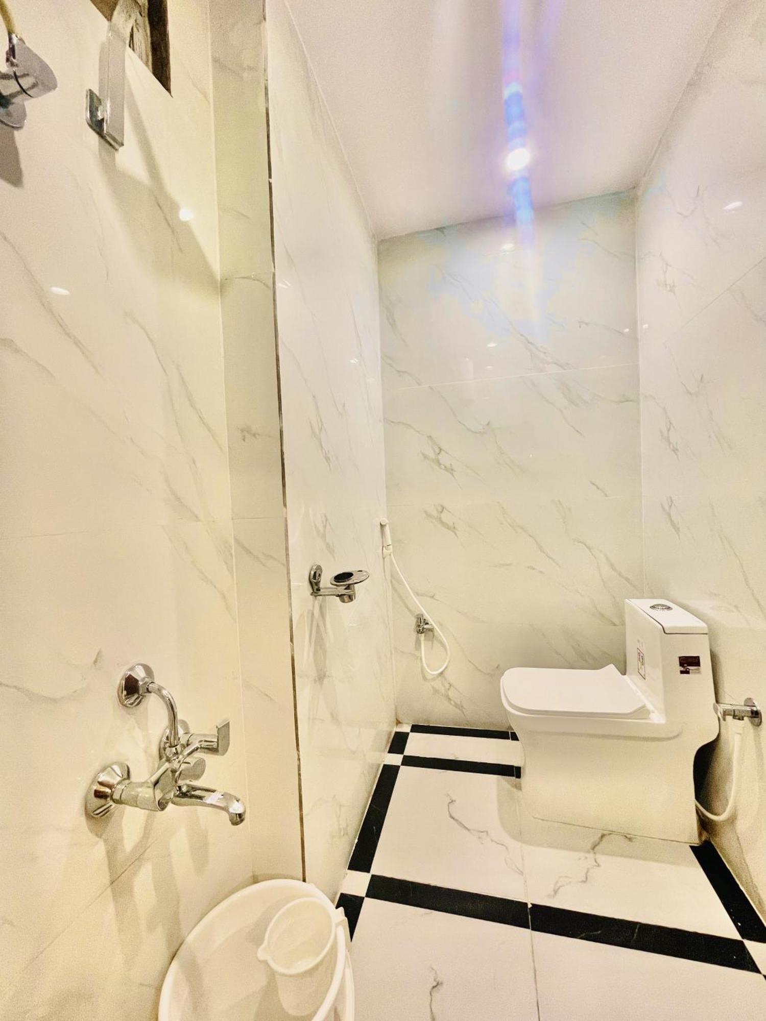 Hotel Eagle Grand Hyderabad Airport Zone Shamshabad Buitenkant foto