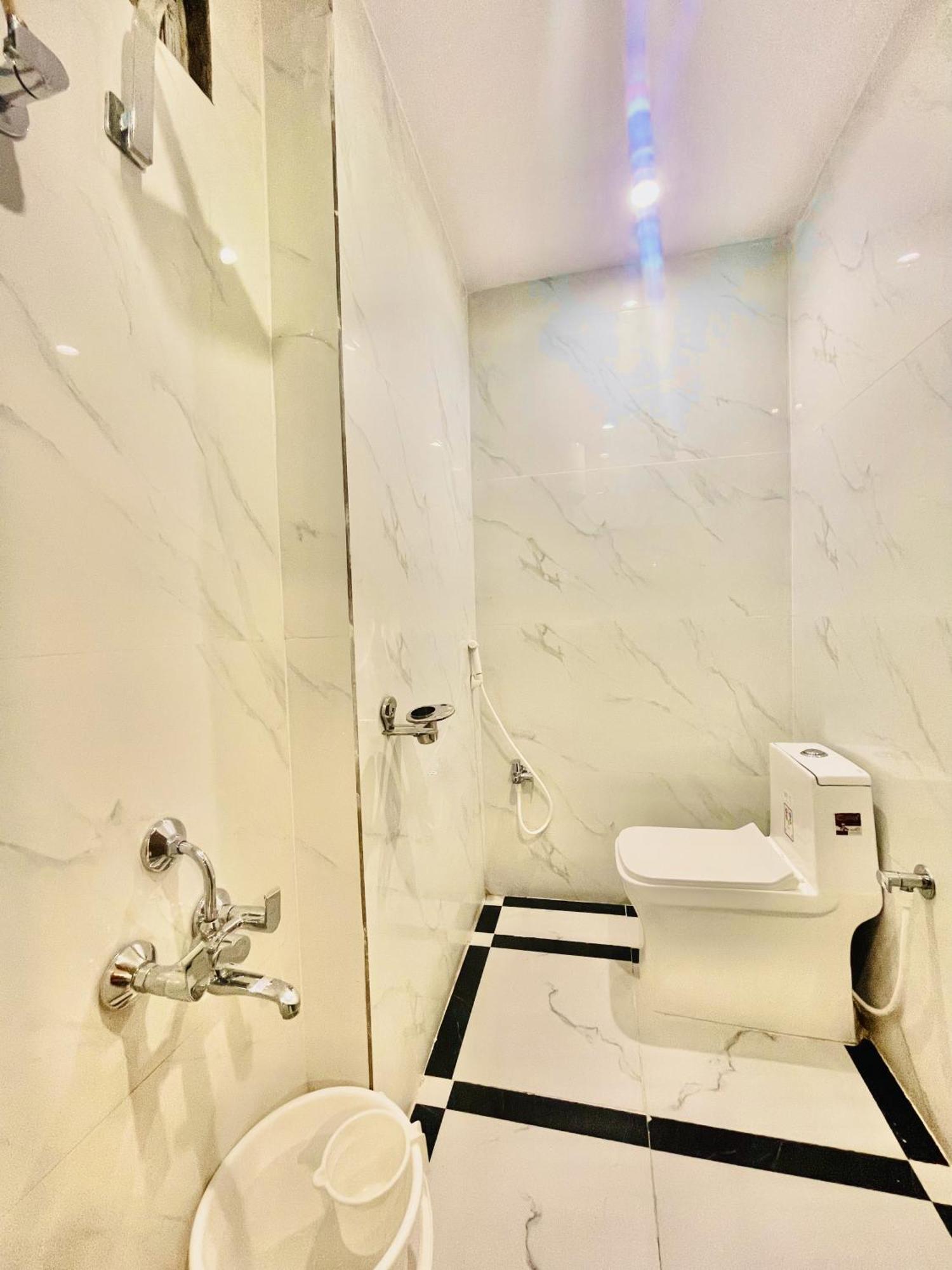 Hotel Eagle Grand Hyderabad Airport Zone Shamshabad Buitenkant foto