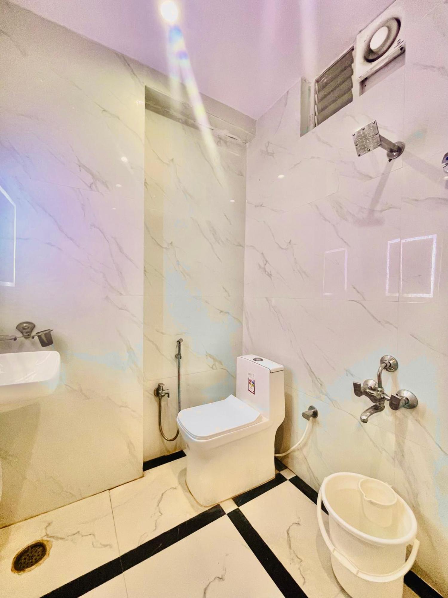 Hotel Eagle Grand Hyderabad Airport Zone Shamshabad Buitenkant foto
